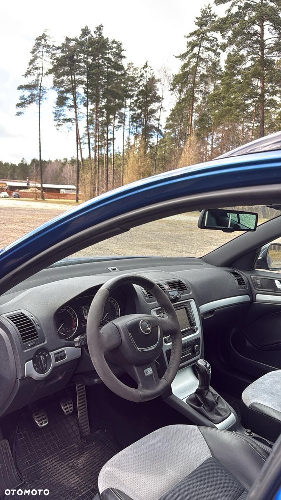 Skoda Octavia 2.0 TDI CR DPF RS - 9