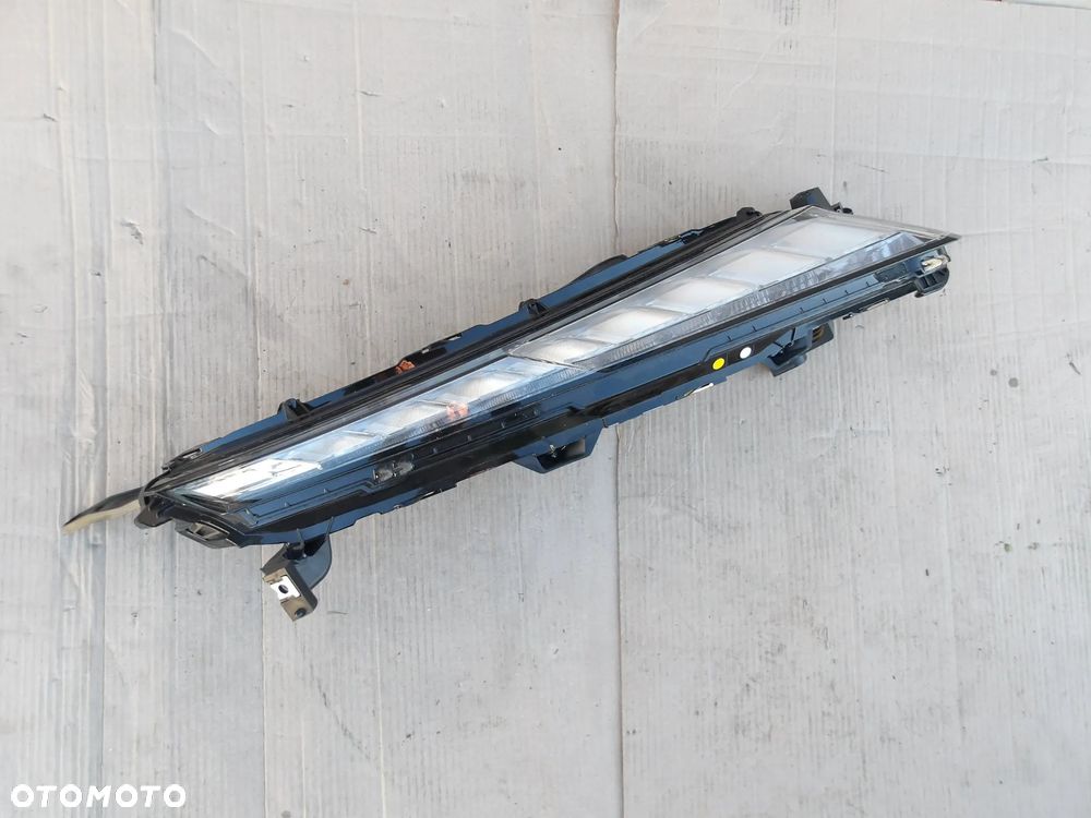 LAMPA PRAWY PRZOD FULL LED MITSUBISHI ECLIPSE CROSS LIFT - 2