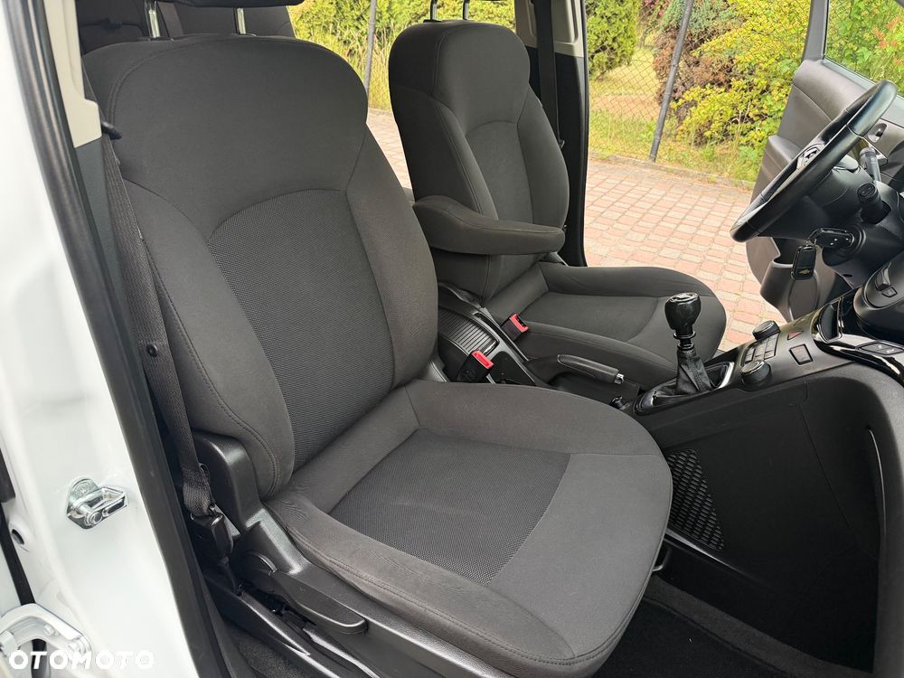 Chevrolet Orlando - 38