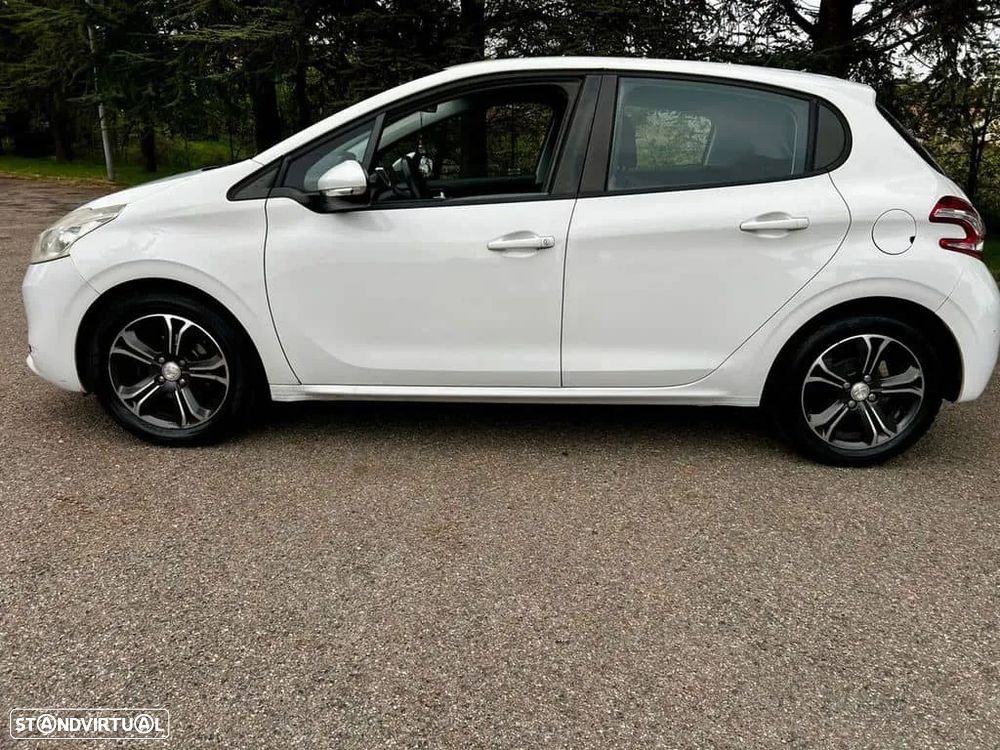 Peugeot 208 1.4 HDi Active - 1