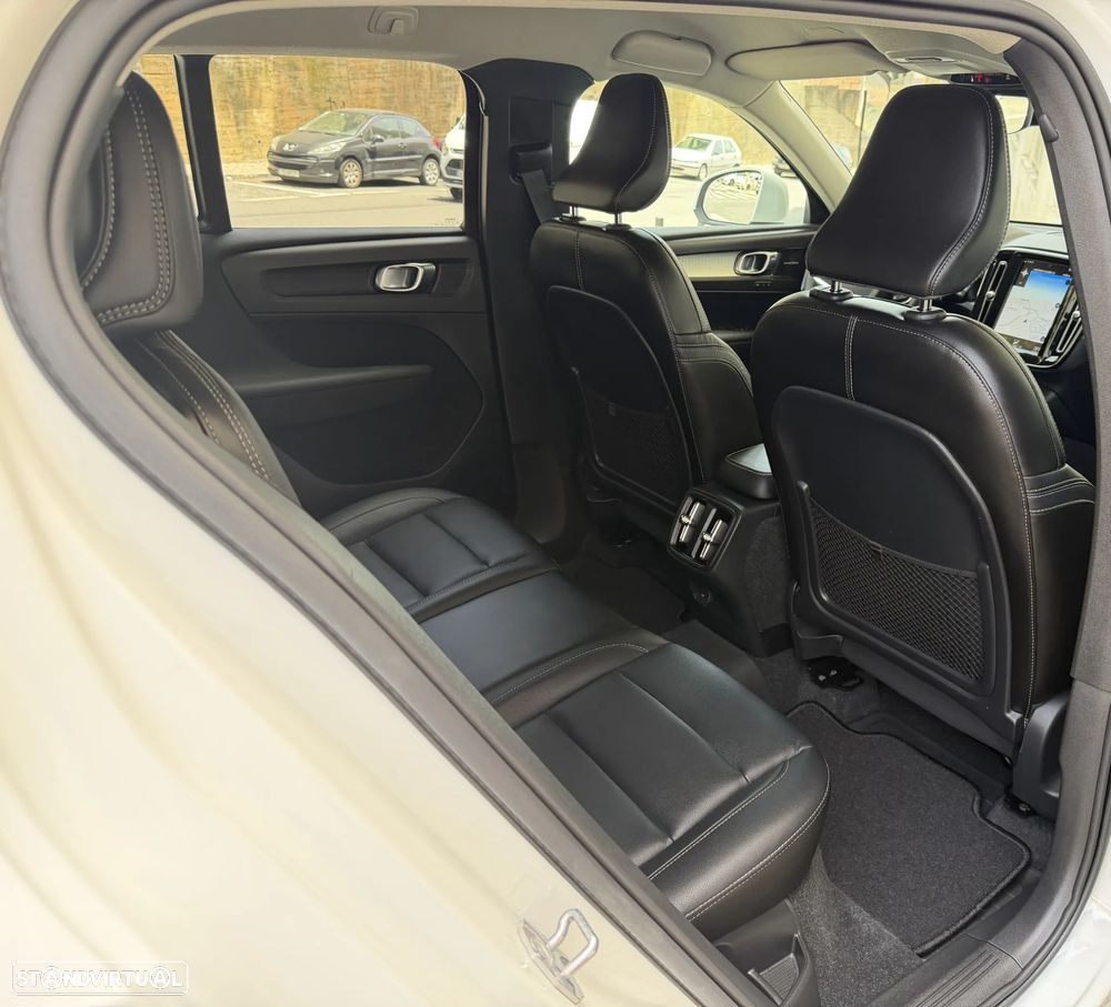 Volvo XC 40 2.0 T5 Momentum - 28
