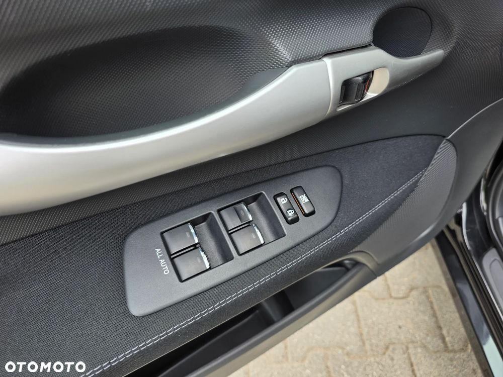 Toyota Auris 1.33 Dual-VVT-i Design Edition - 15
