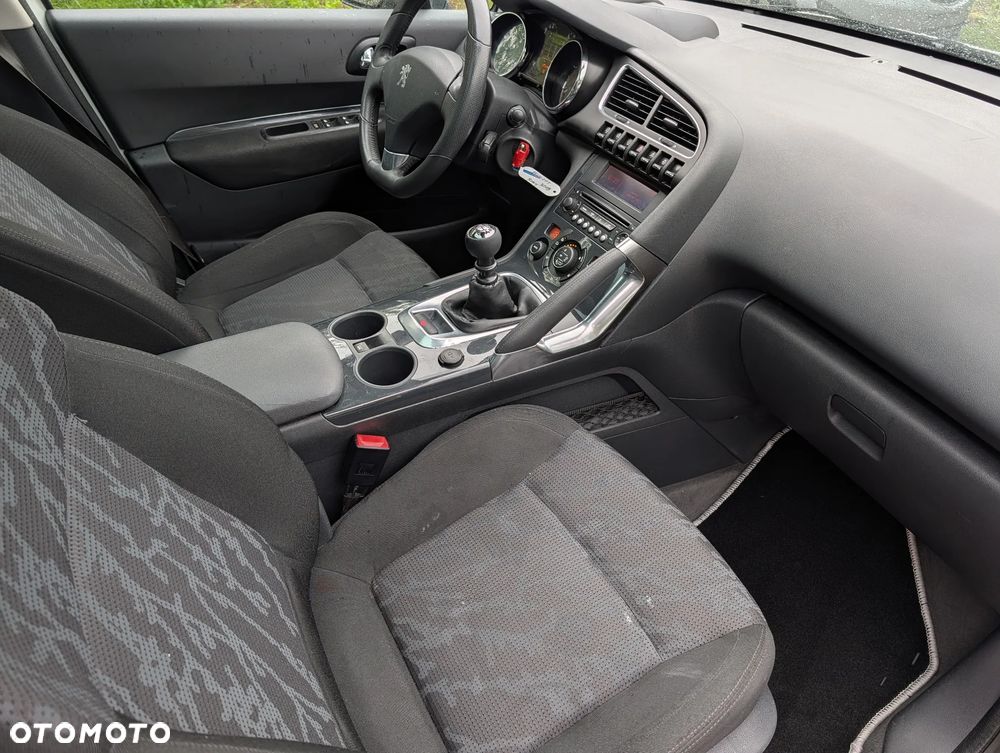 Peugeot 3008 1.6 HDi Premium - 5