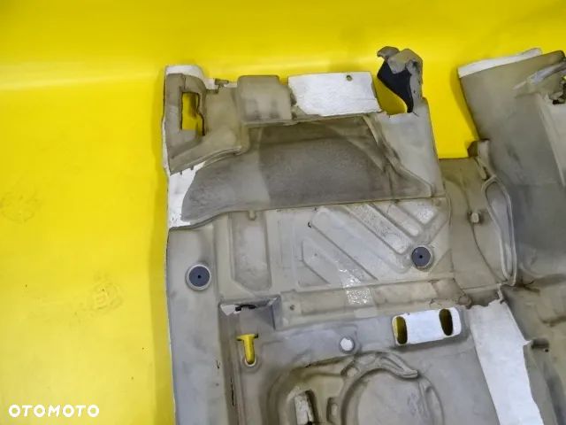 DYWAN WYKŁADZINA PODŁOGA TYŁ AUDI Q7 4L NR201 - 11