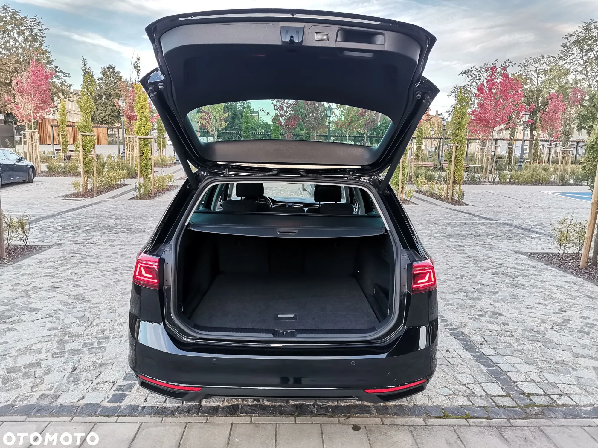 Volkswagen Passat Variant 2.0 TDI SCR DSG Elegance - 15