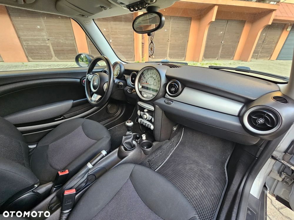 MINI Clubman Cooper D - 19