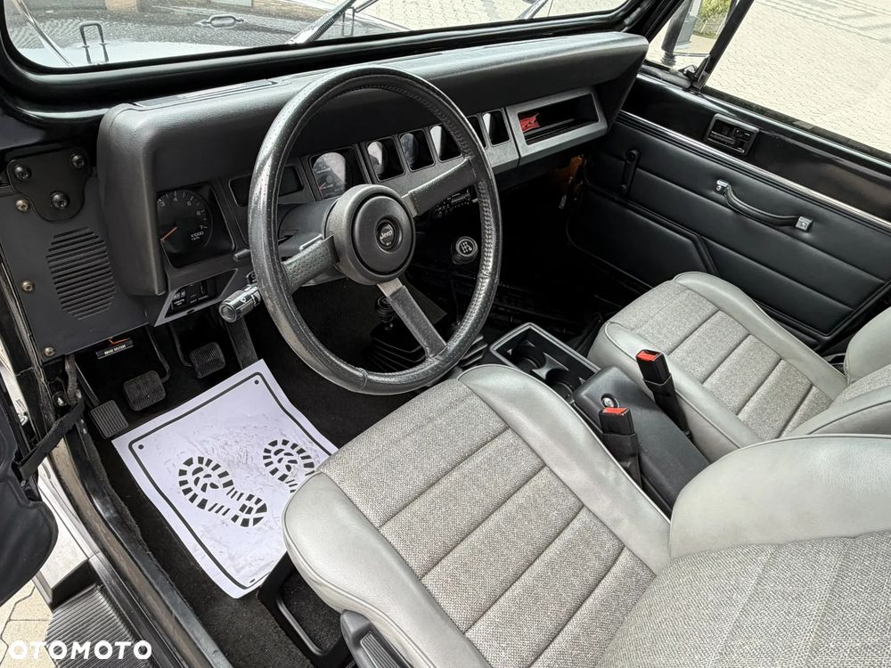 Jeep Wrangler - 22