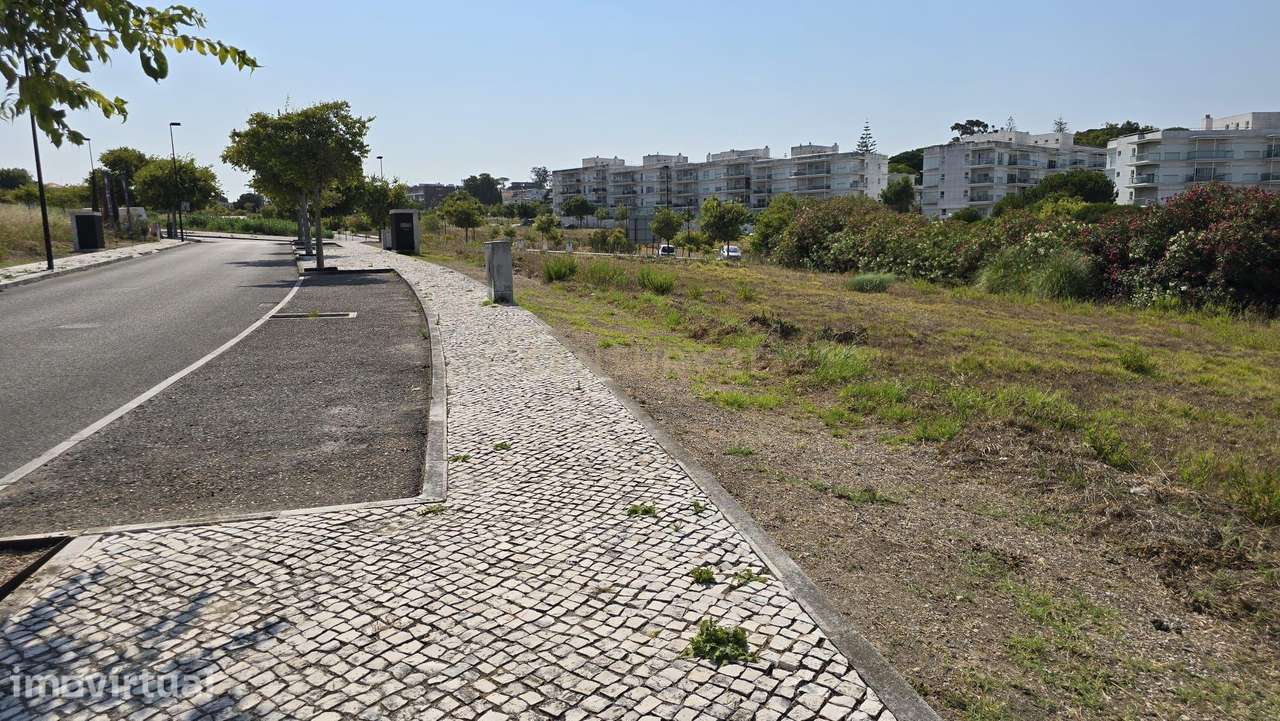 752 m² de Exclusividade num Novo Condomínio na Aldeia dos Capuchos. - Grande imagem: 3/37