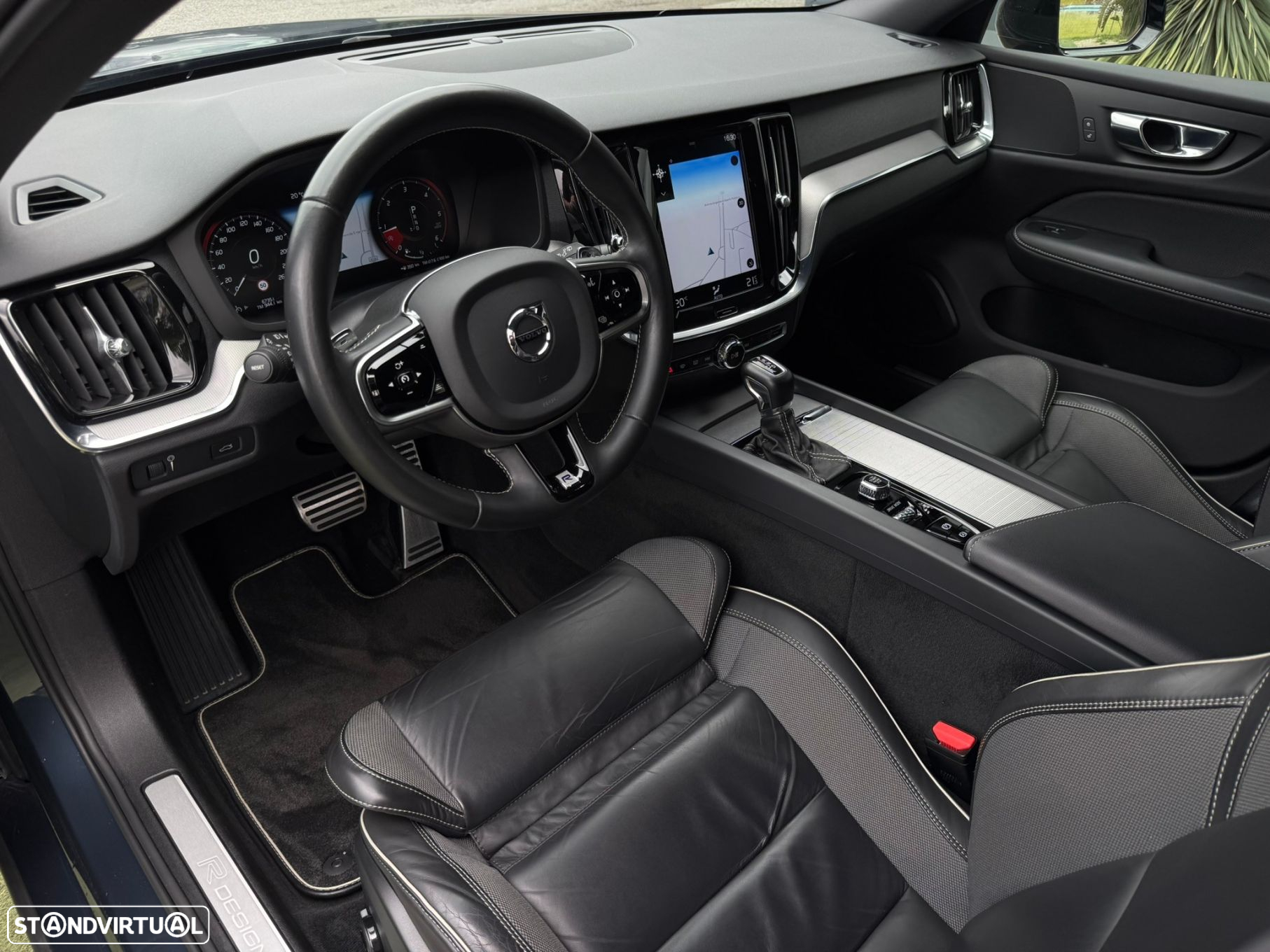 Volvo V60 2.0 D3 R-Design Geartronic - 2