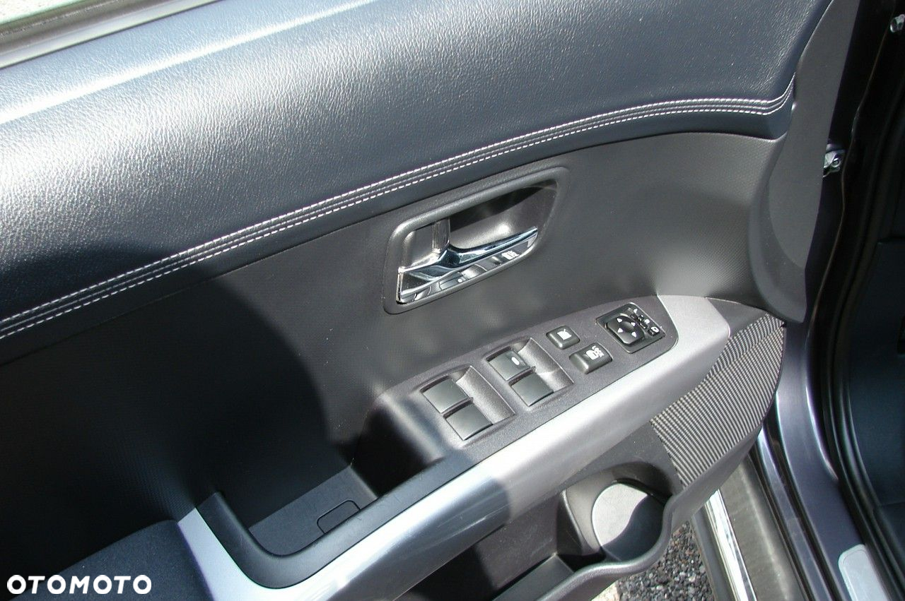 Mitsubishi Outlander - 6