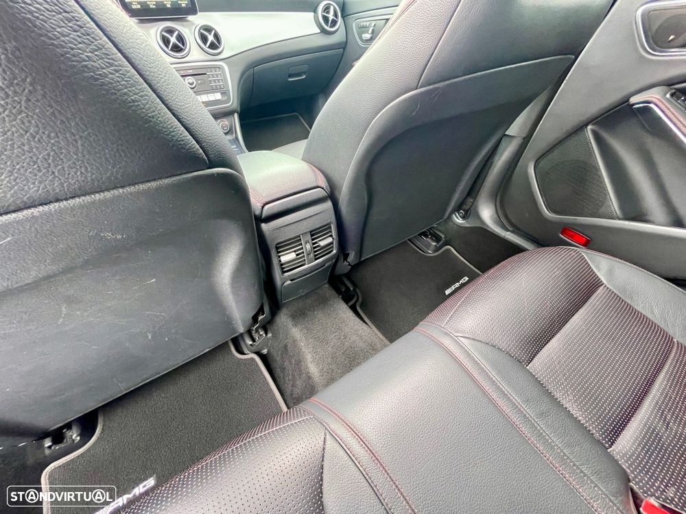 Mercedes-Benz CLA 200 - 30