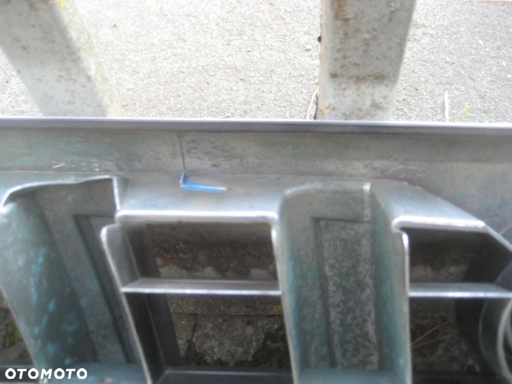 TOYOTA LAND CRUISER 120 ATRAPA grill - 10