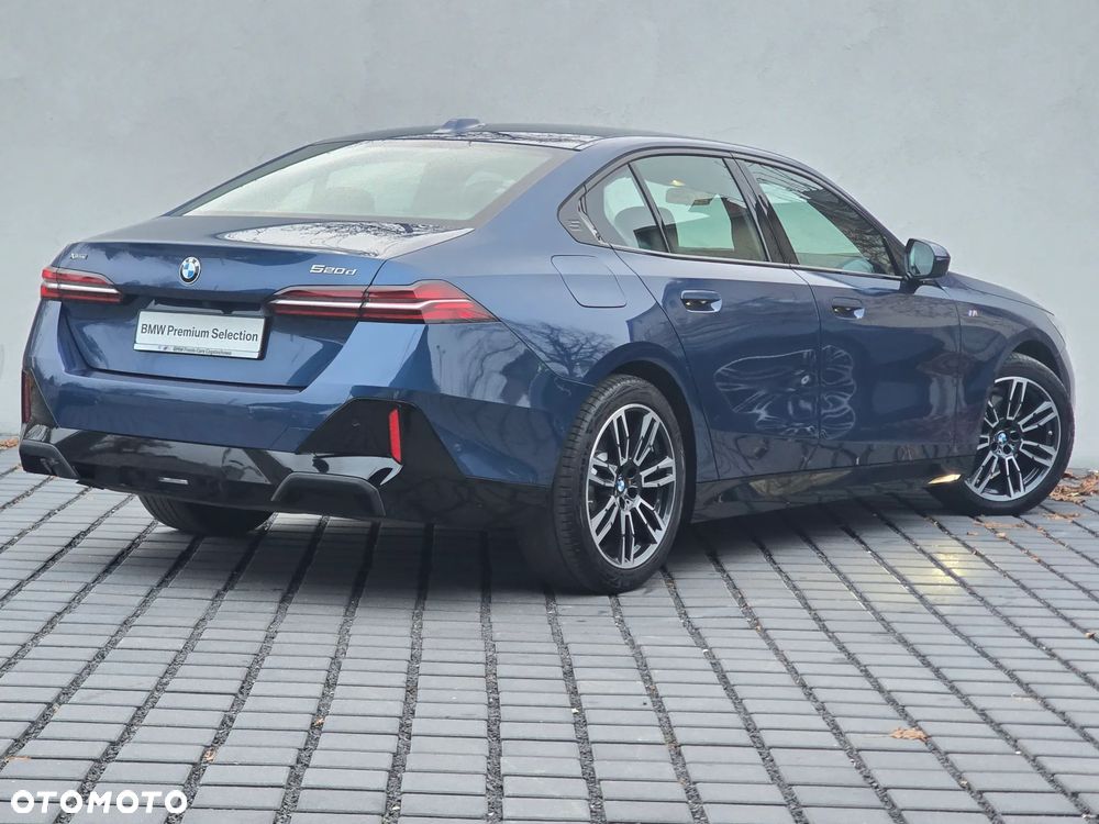 BMW Seria 5 520d xDrive - 4