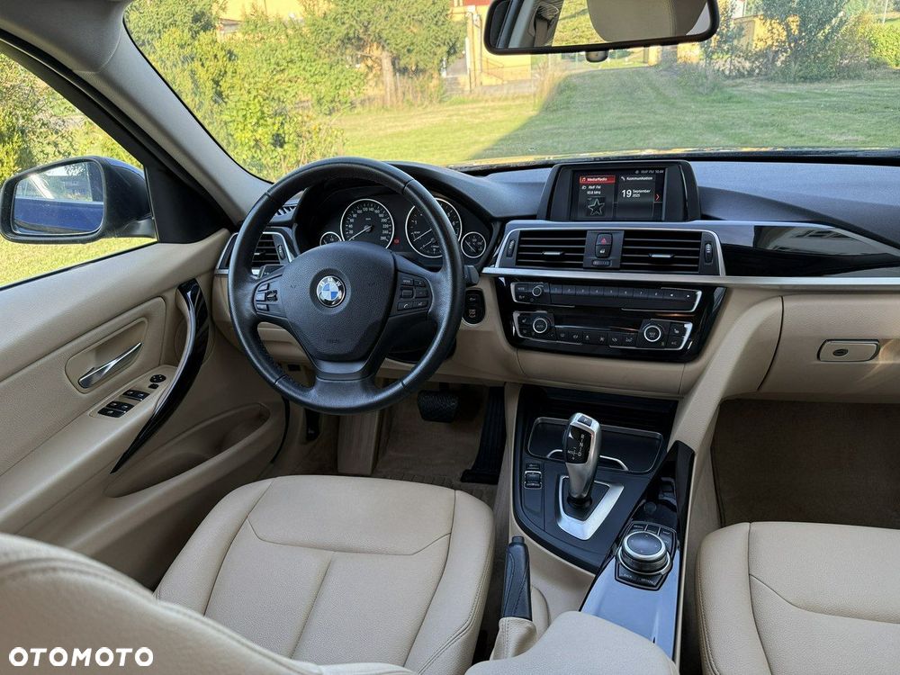 BMW Seria 3 320i Luxury Line - 19