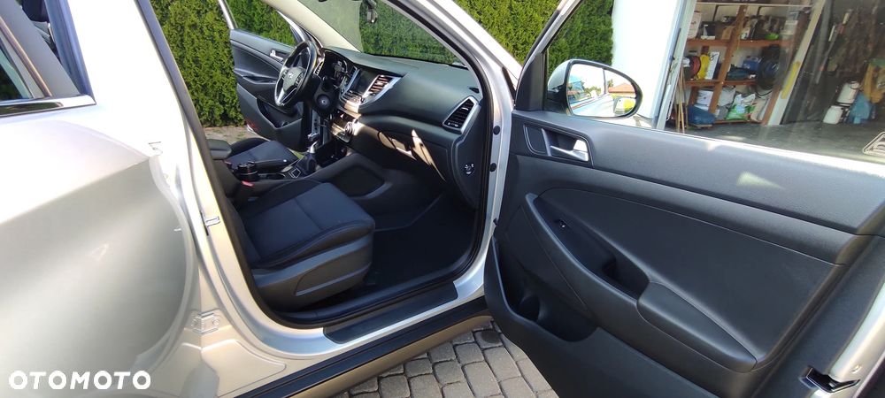 Hyundai Tucson 1.7 CRDI BlueDrive Style 2WD - 11