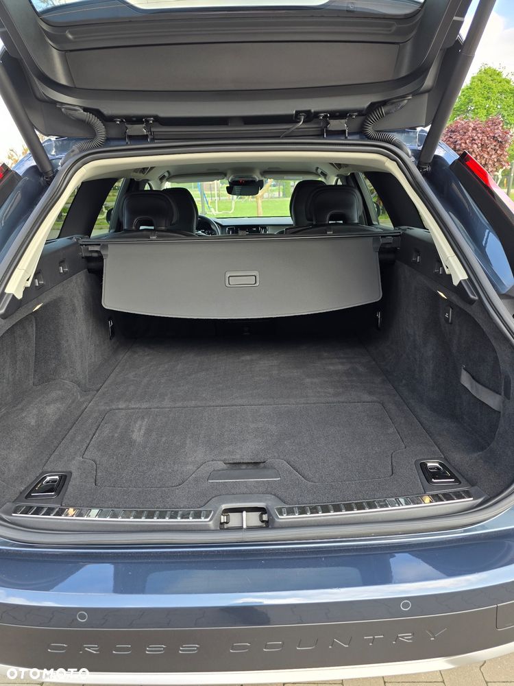 Volvo V90 Cross Country D5 AWD Geartronic - 28