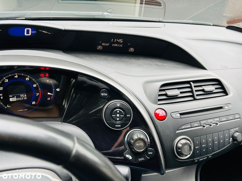 Honda Civic 1.8 Executive - 11