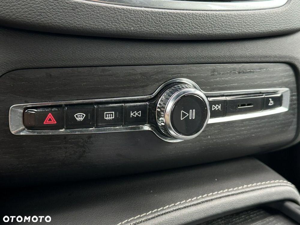 Volvo XC 90 - 31