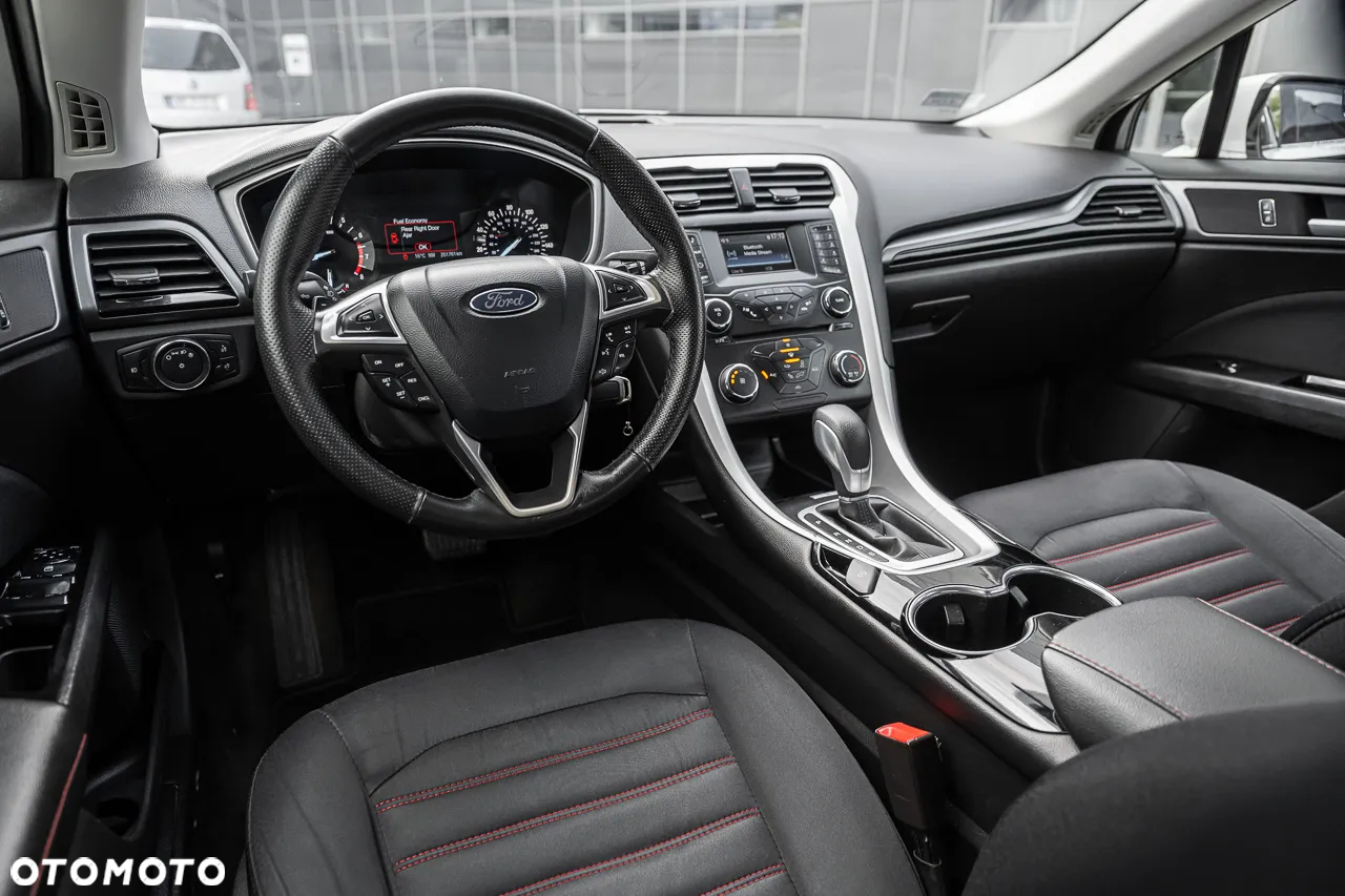Ford Fusion - 25