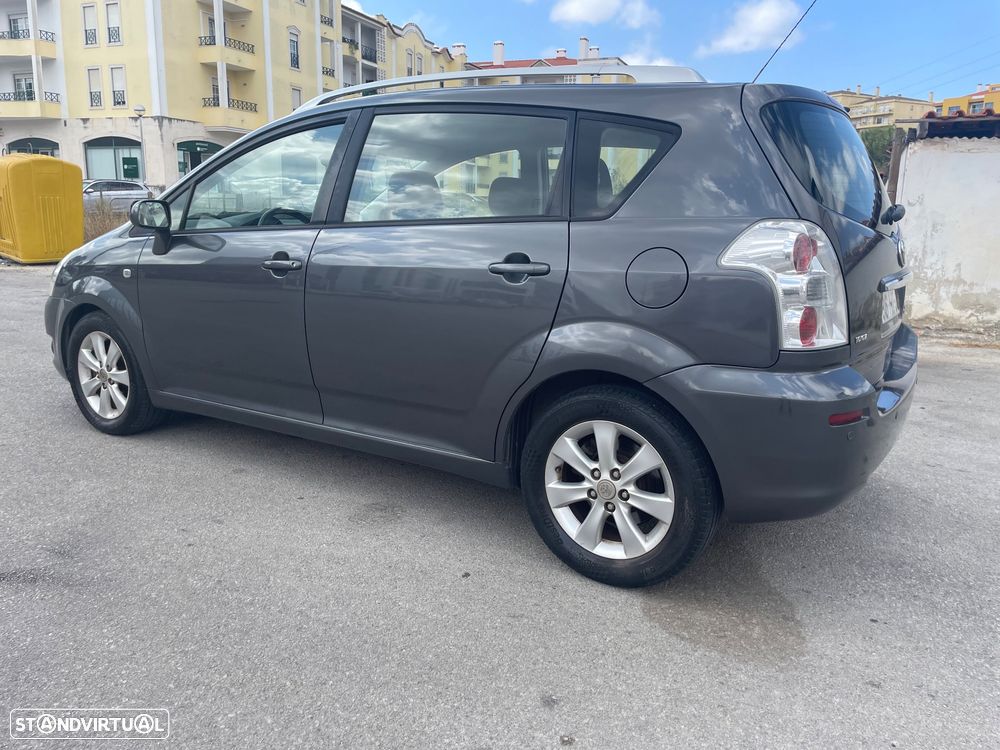 Toyota Corolla Verso 2.2 D-4D - 2