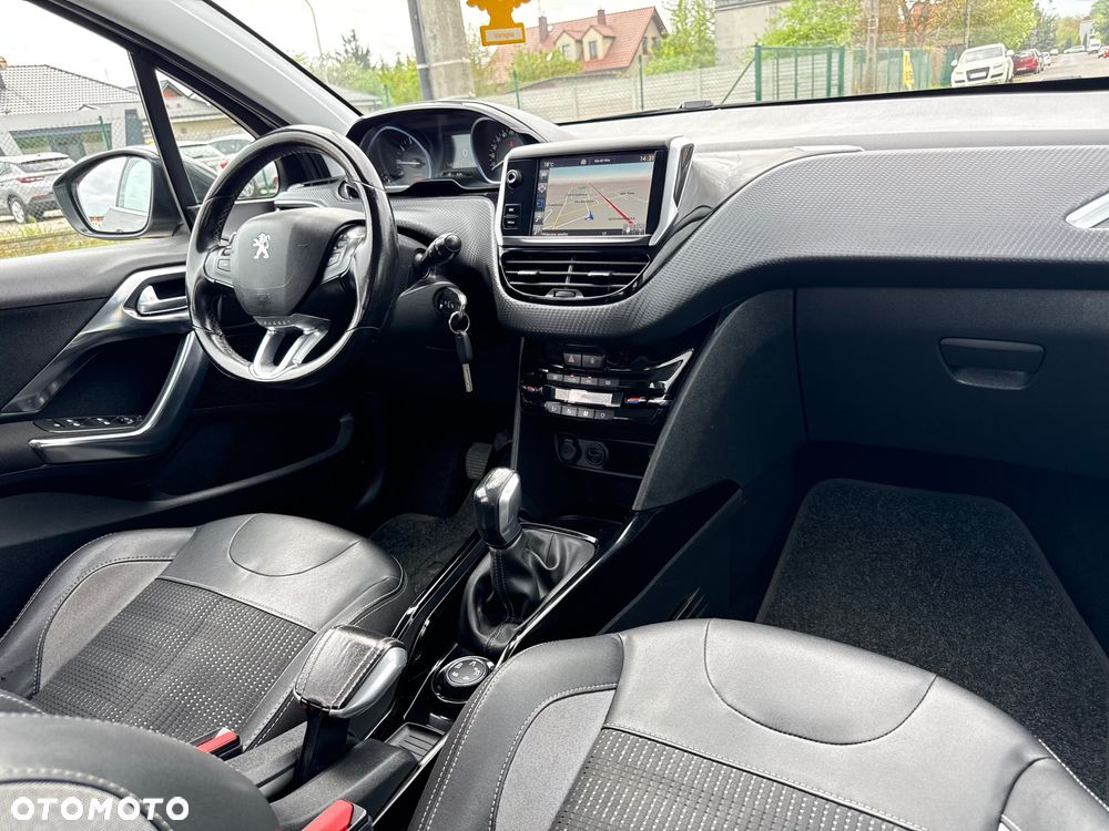 Peugeot 2008 1.2 Pure Tech Allure S&S - 7