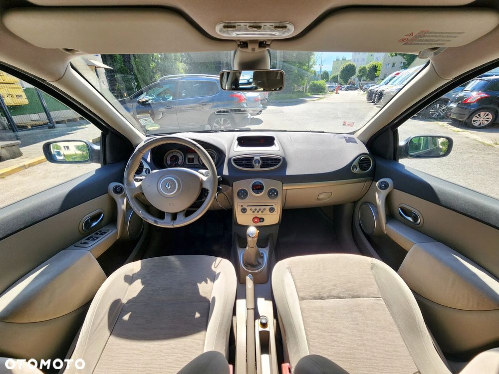 Renault Clio - 8