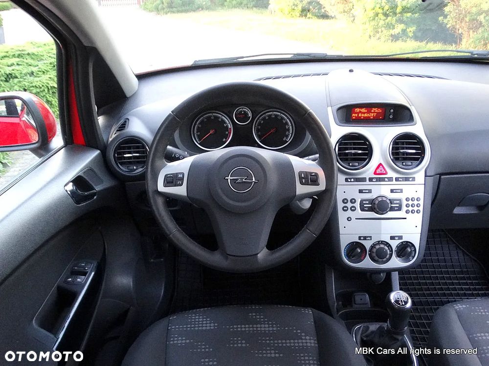 Opel Corsa 1.4 16V Satellite - 20
