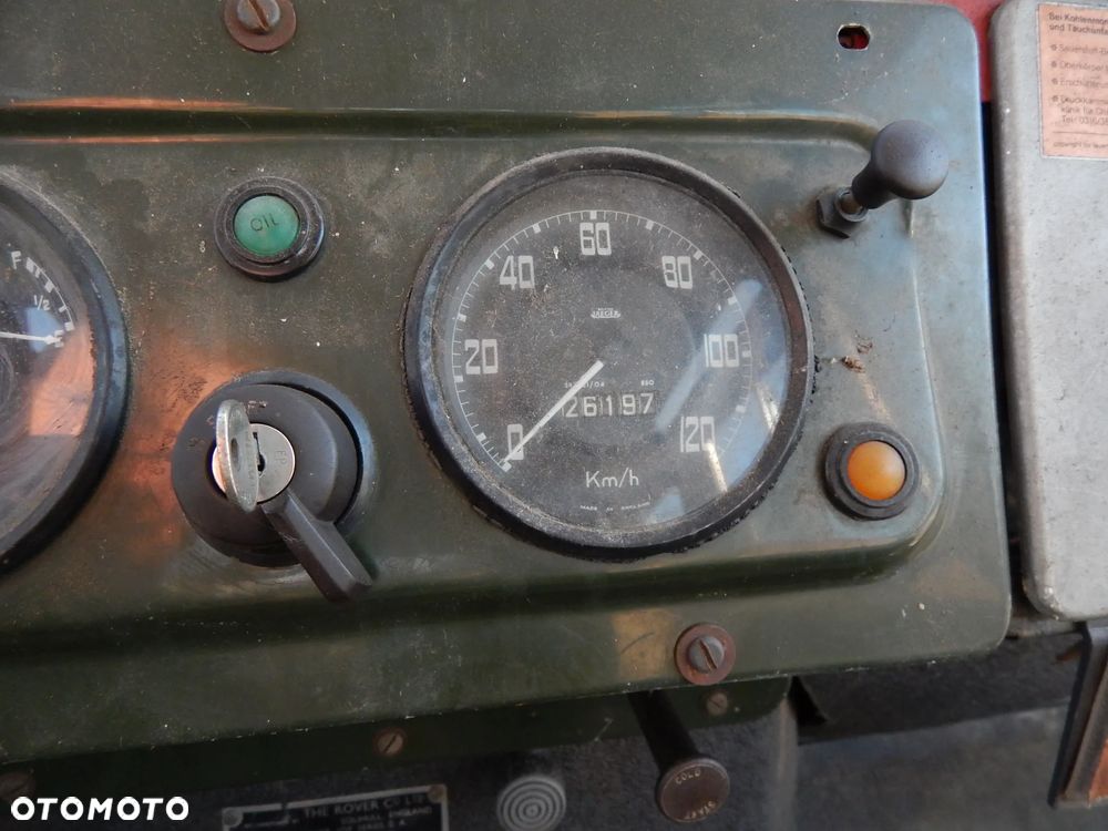 Land Rover Defender - 17