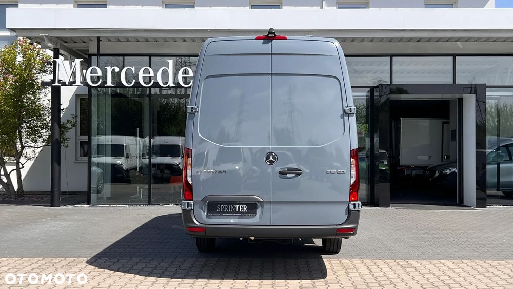Mercedes-Benz Sprinter 319 CDI - 11