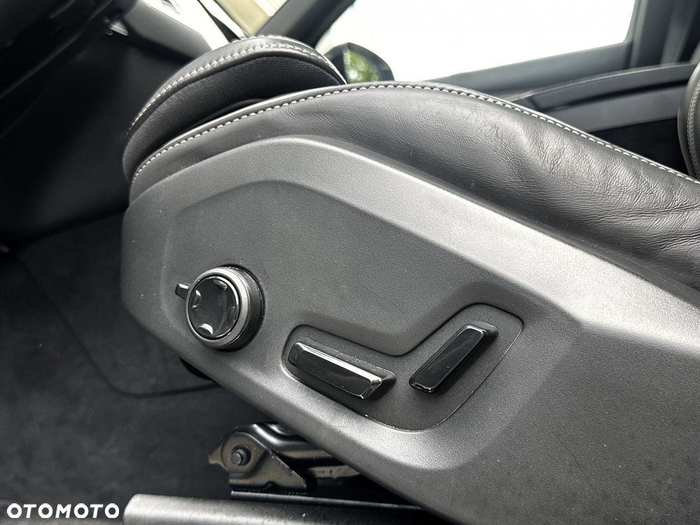 Volvo XC 90 - 22