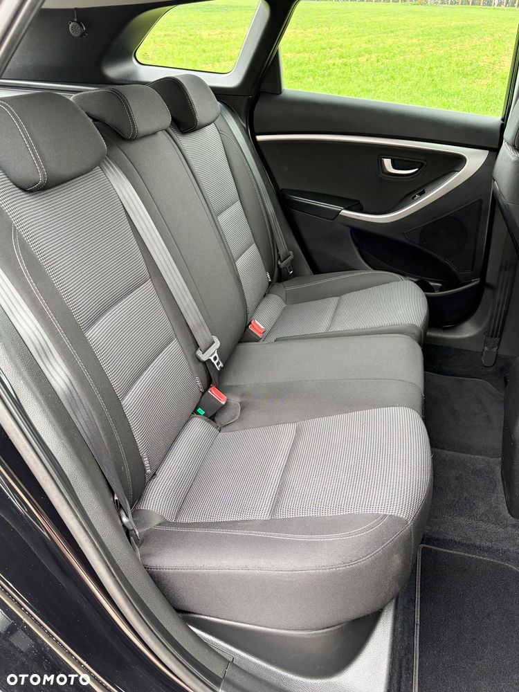 Hyundai i30 1.6 CRDi Automatik Style - 21