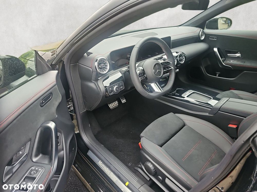 Mercedes-Benz CLA - 10