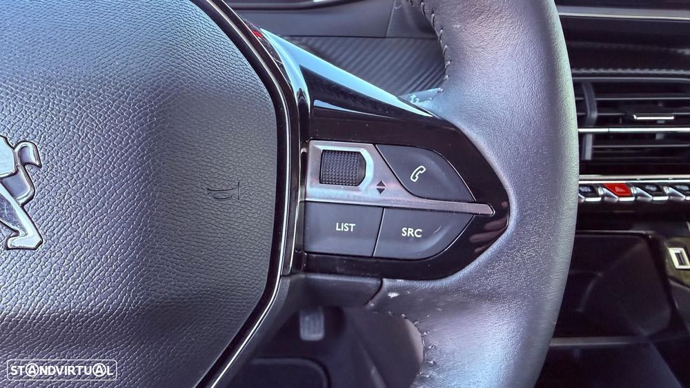 Peugeot 208 1.2 PureTech Active Pack - 33