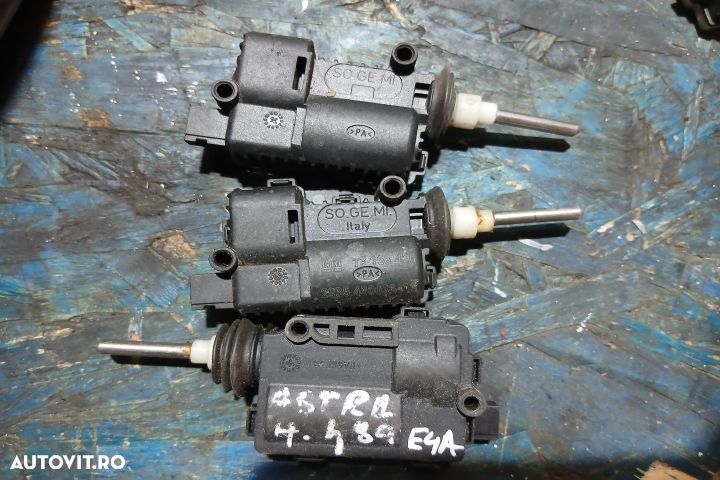 Motoras deschidere usita rezervor 13158426 13158426 Opel Astra H [200 - 1