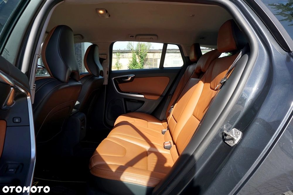 Volvo V60 D4 Drive-E Summum - 34