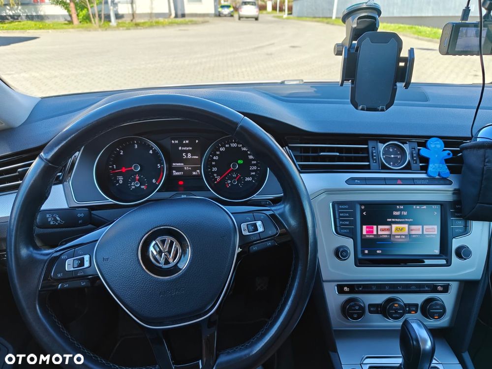 Volkswagen Passat 2.0 TDI SCR DSG Comfortline - 12
