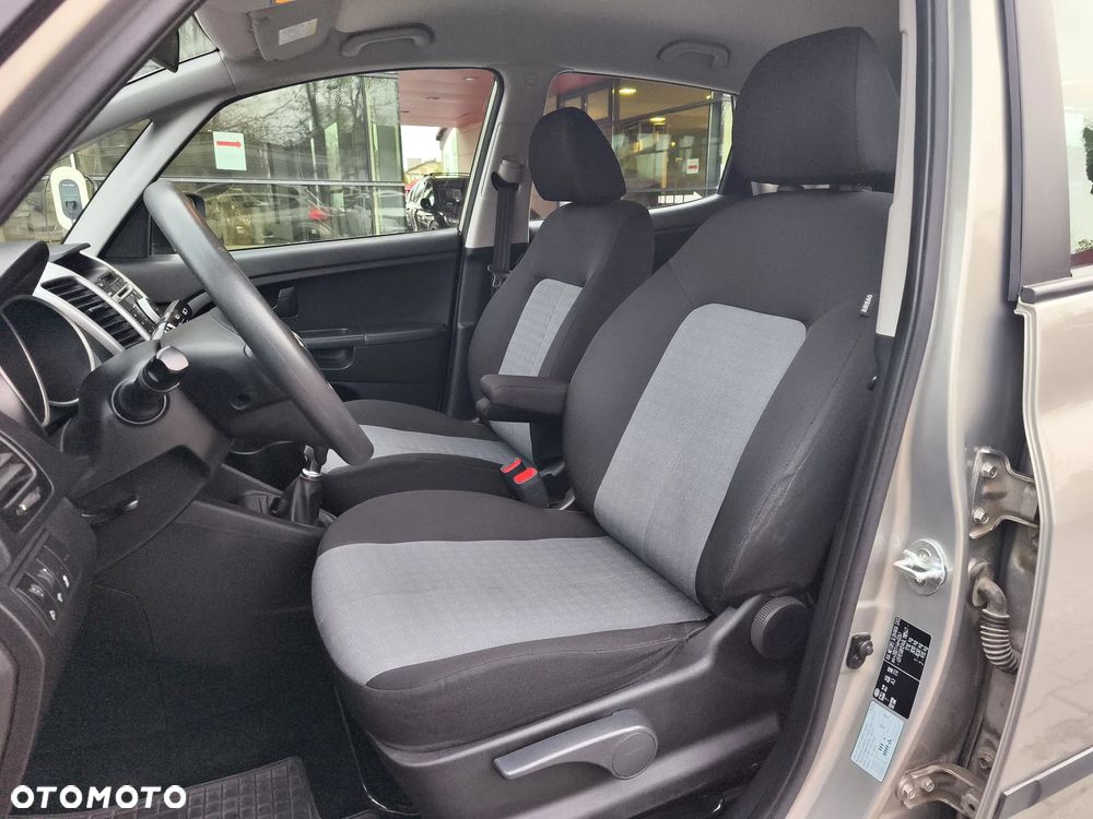 Kia Venga 1.6 M - 12