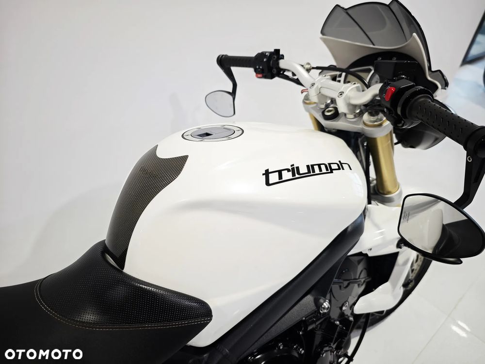 Triumph Street Triple - 15