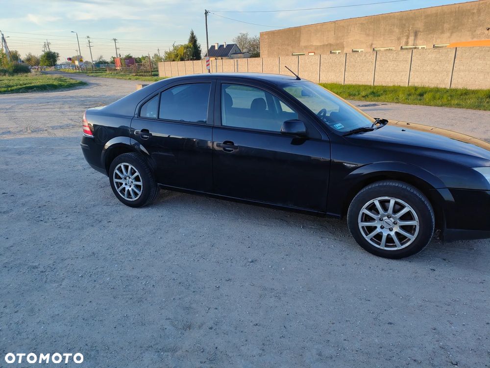 Ford Mondeo 1.8 Ambiente - 6