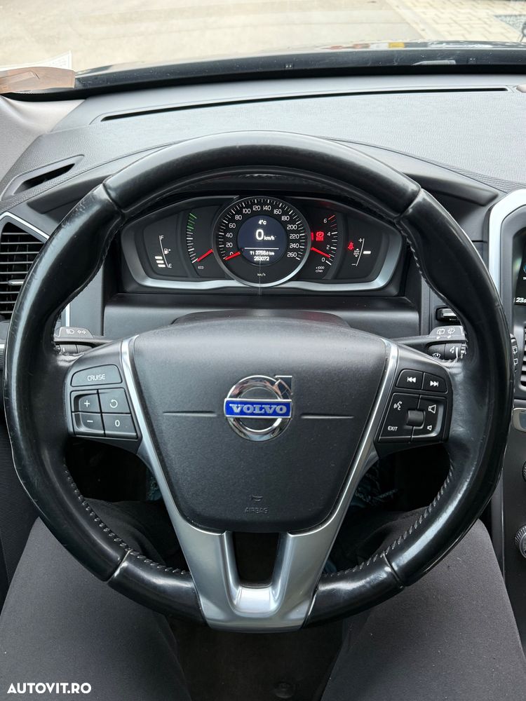 Volvo XC 60 D3 Momentum - 14