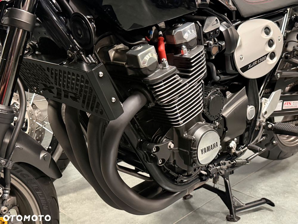 Yamaha XJR - 37