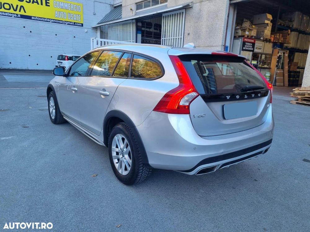 Volvo V60 Cross Country D4 AWD Geartronic - 3