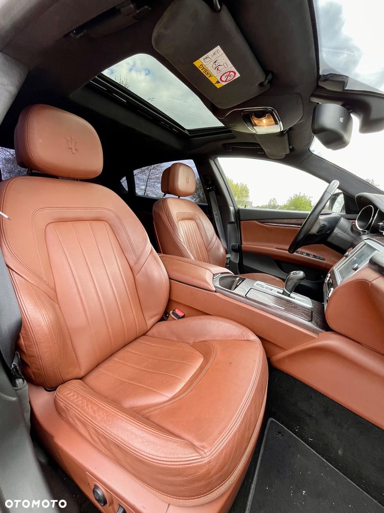 Maserati Quattroporte - 15