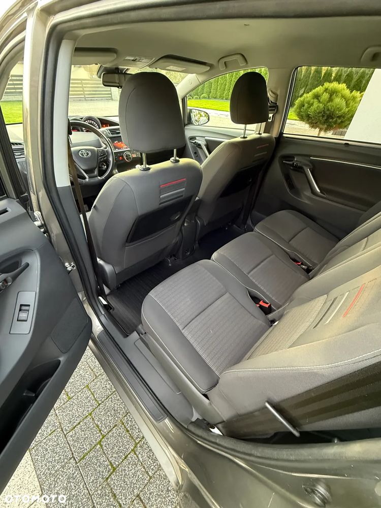 Toyota Verso - 36