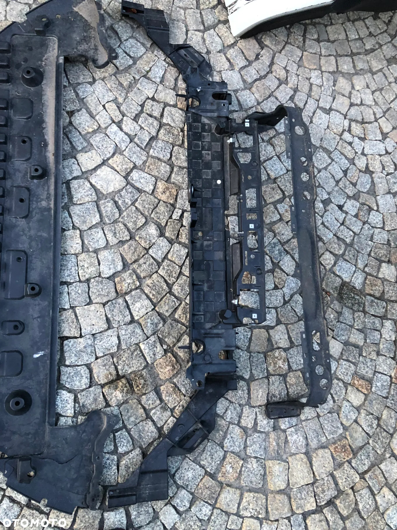MONDEO MK5 MASKA GRILL PAS ZALUZJA INNE - 11