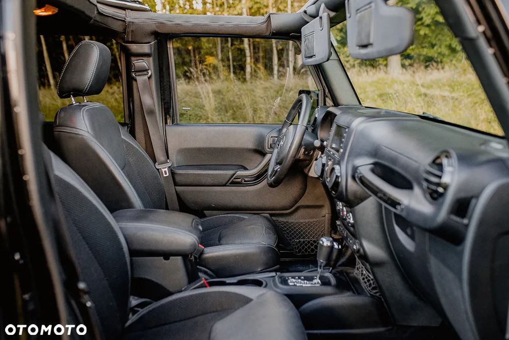 Jeep Wrangler - 31