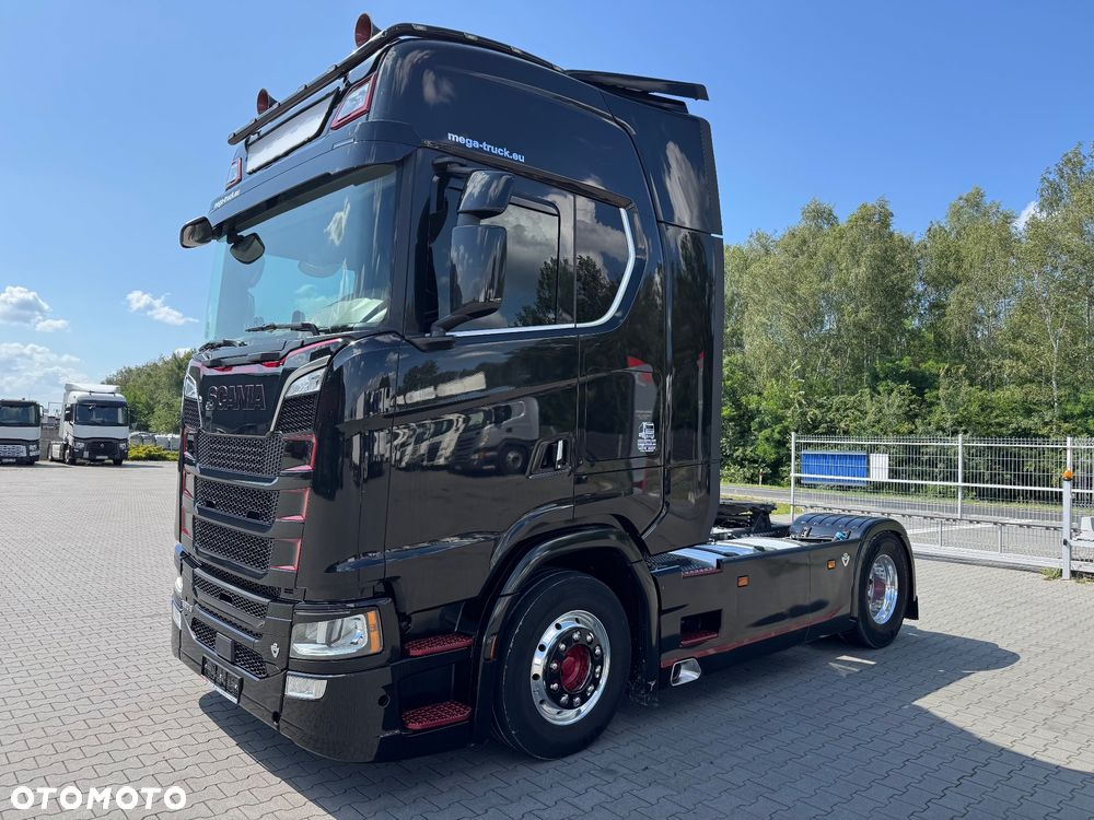 Scania S 590 V8 BOGATA WERSJA 6 PODUSZEK - 10