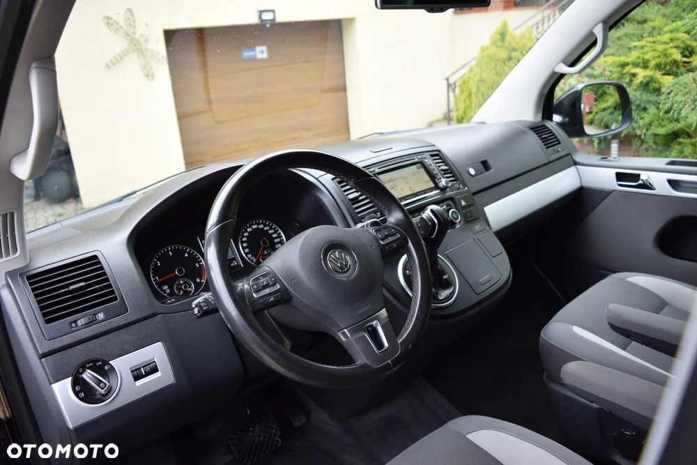 Volkswagen Multivan - 24