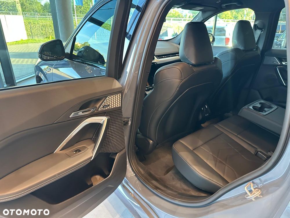 BMW X1 sDrive18d xLine - 22