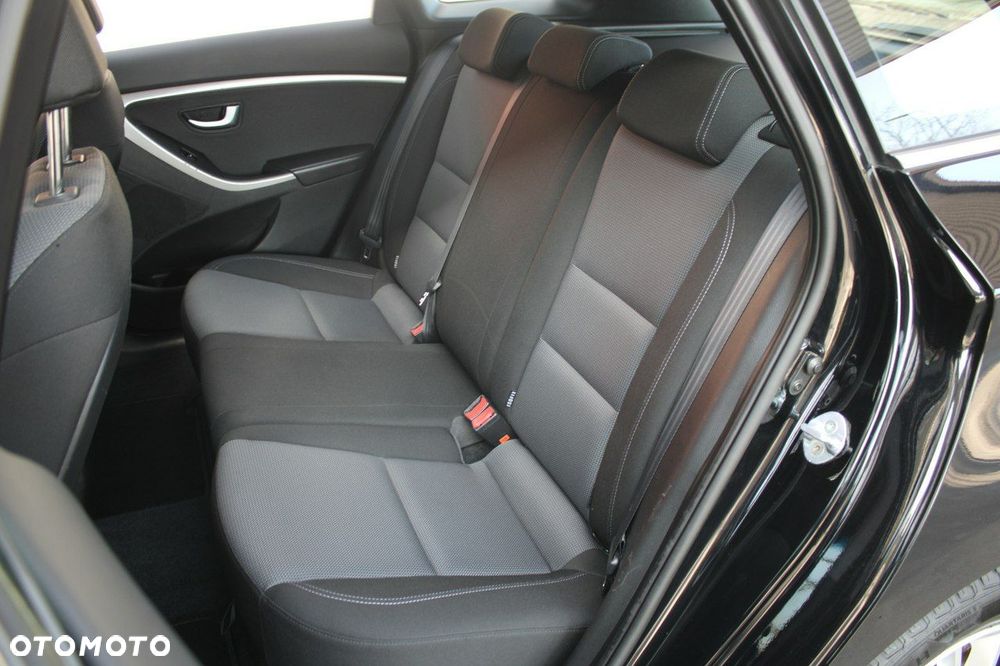 Hyundai i30 1.6 Premium - 13